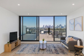 Stunning River & City Views and Huge Balcony!